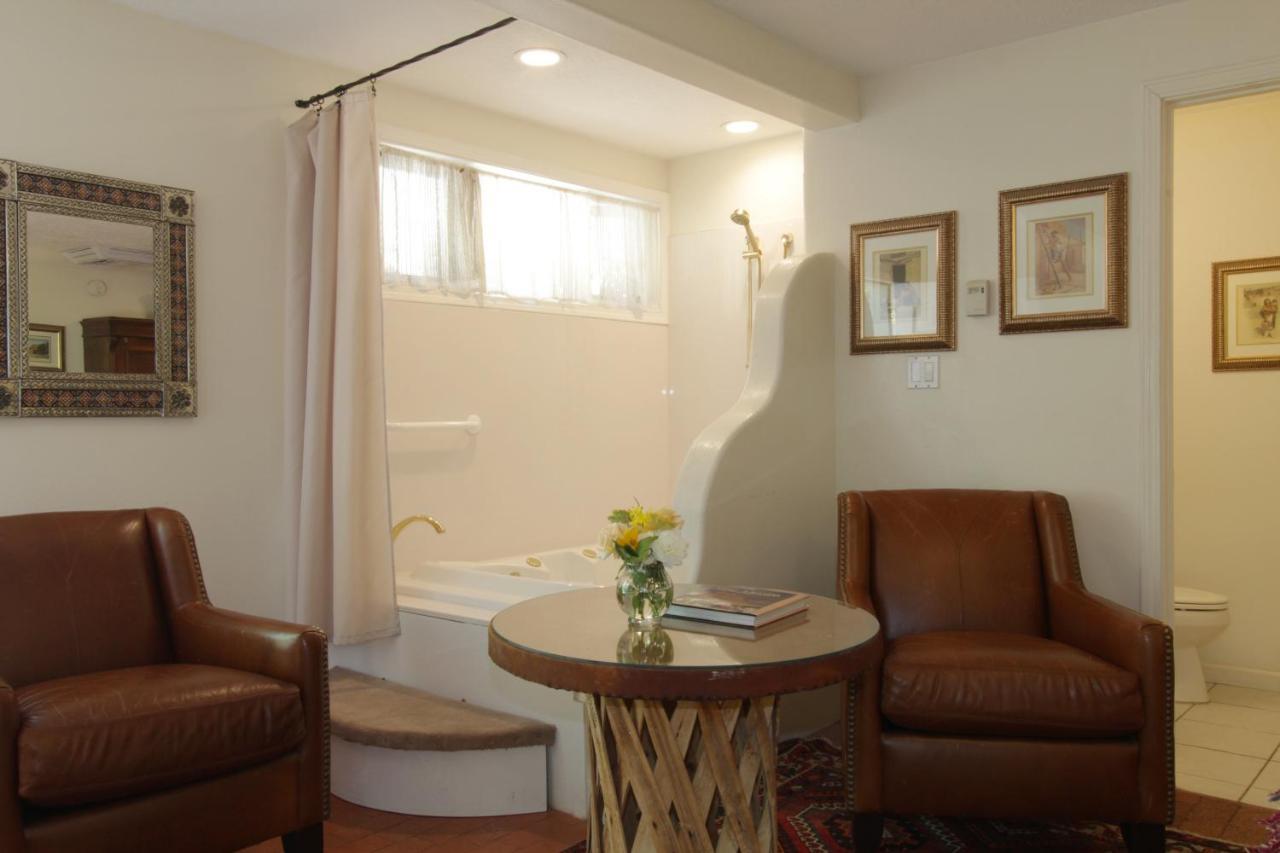 Casa Blanca Inn And Suites Farmington Exteriör bild